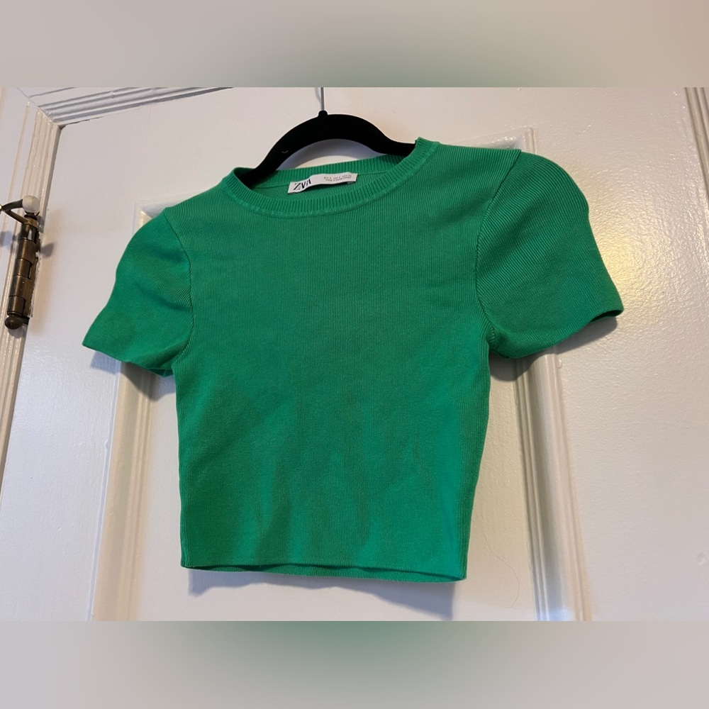 Zara Cropped Green Knit T Shirt Size S